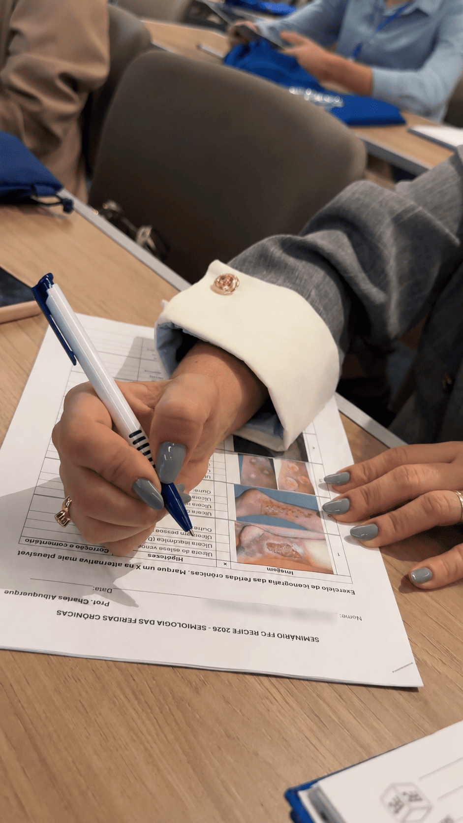 Participantes acompanhando a condução clínica no Seminário FFC
